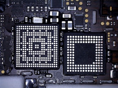 PLANET SAV Centre De Réparation électronique Au Composant. Informatique, Smartphone, TV - Sur RDV, Service de Support Informatique aux Angles